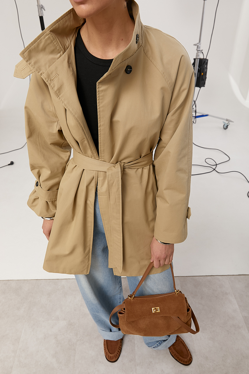 Бежевый тренч