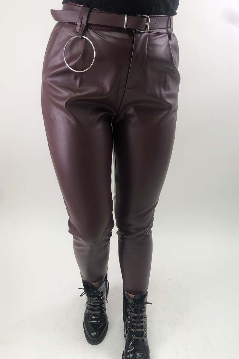 Кожаные штаны с кольцом на ремне - бордо цвет, XL