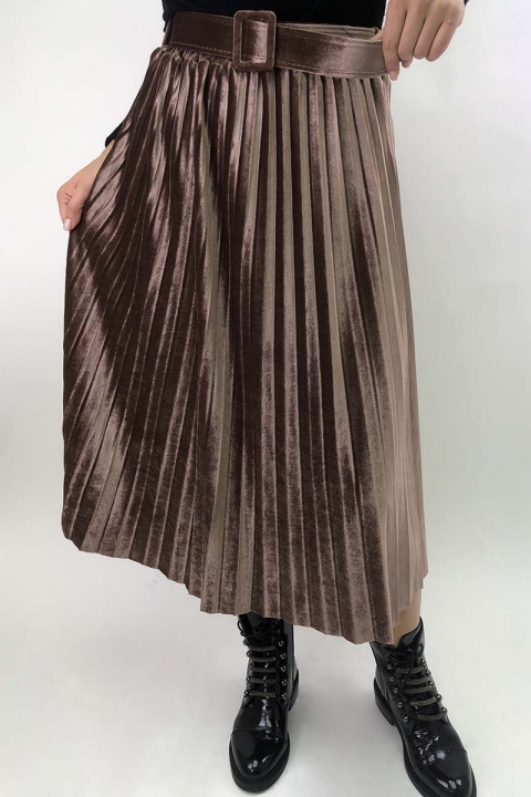 Велюровая юбка в плиссировку с ремнем