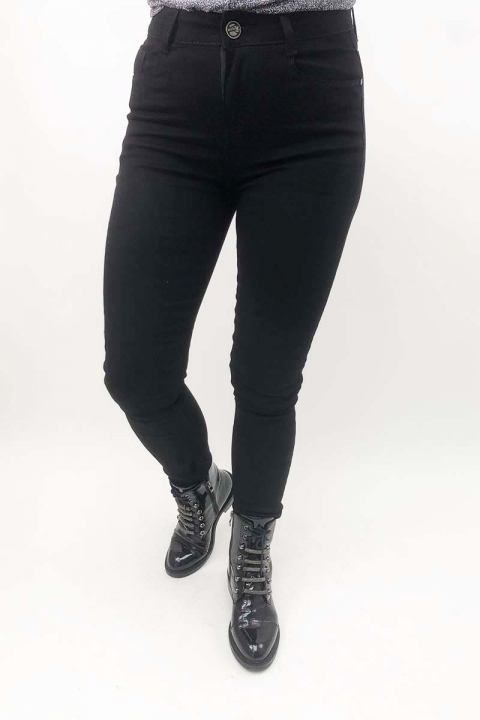 Черные стрейчевые джинсы с высокой посадкой