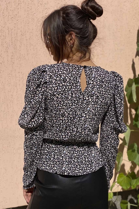 Блуза с акцентированными плечами и молниями на рукавах - 9867 - купить в Украине | Интернет магазин LUREX