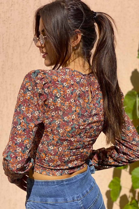 Укороченная блуза с цветочным рисунком на ткани - 20105 - купить в Украине | Интернет магазин LUREX