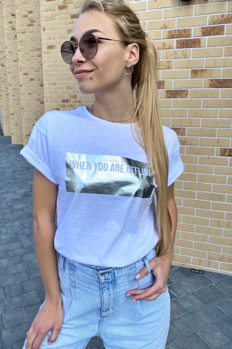 Стильна жіноча футболка з написом - 20131 - купити в Україні | Інтернет магазин LUREX