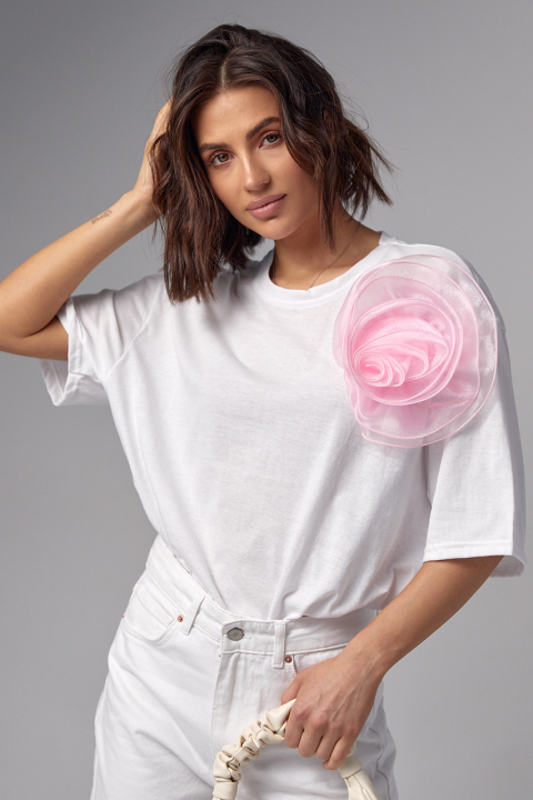 Жіноча подовжена футболка з об'ємною квіткою