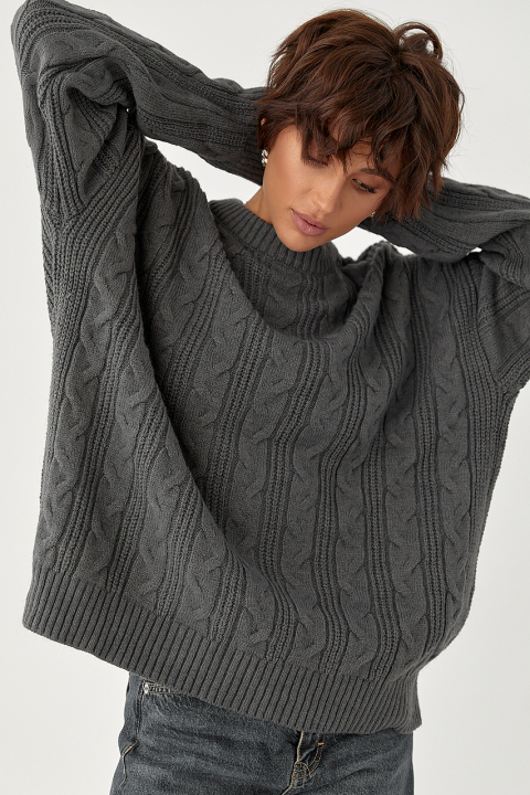 Свободная вязаная кофта в косички