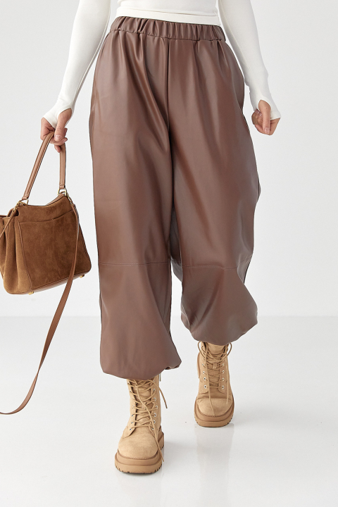 Штани-джогери з екошкіри