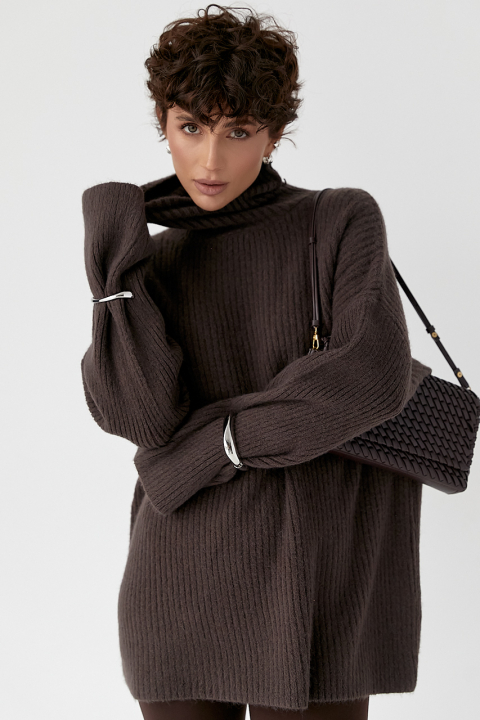 Теплая вязаная туника в рубчик