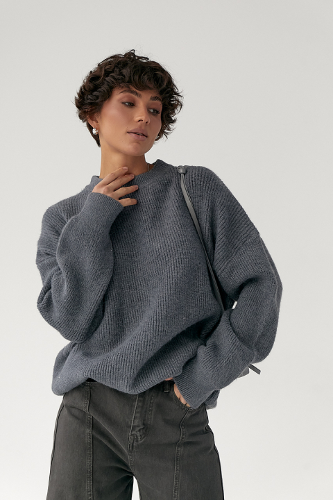 В'язана тепла однотонна кофта