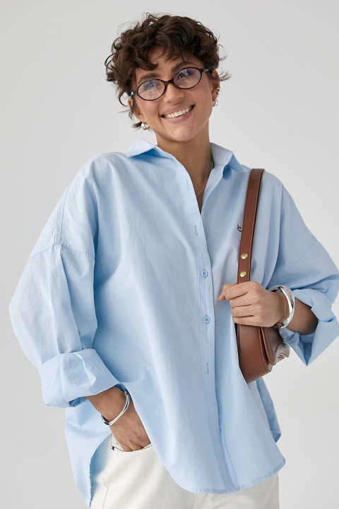 Котоновая рубашка с вышитой надписью