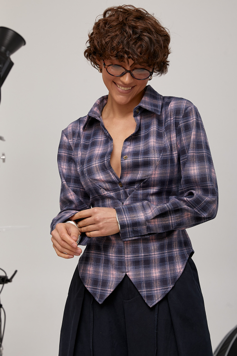 Рубашка в клетку с завязками на талии