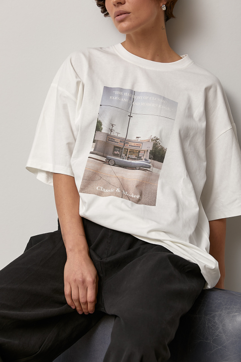 Трикотажна футболка оверсайз із принтом авто