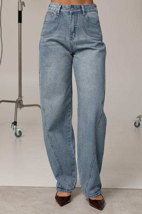 Джинсы Baggy с декоративными швами