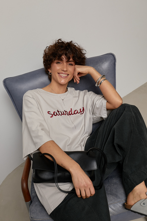 Футболка свободного фасона с надписью Saturday