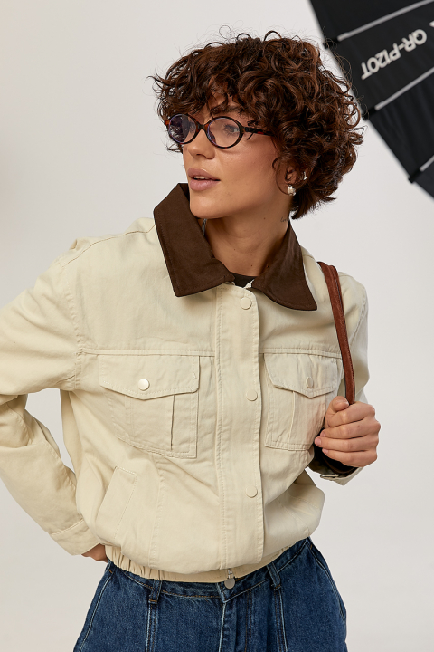 Котоновая куртка с контрастным воротничком