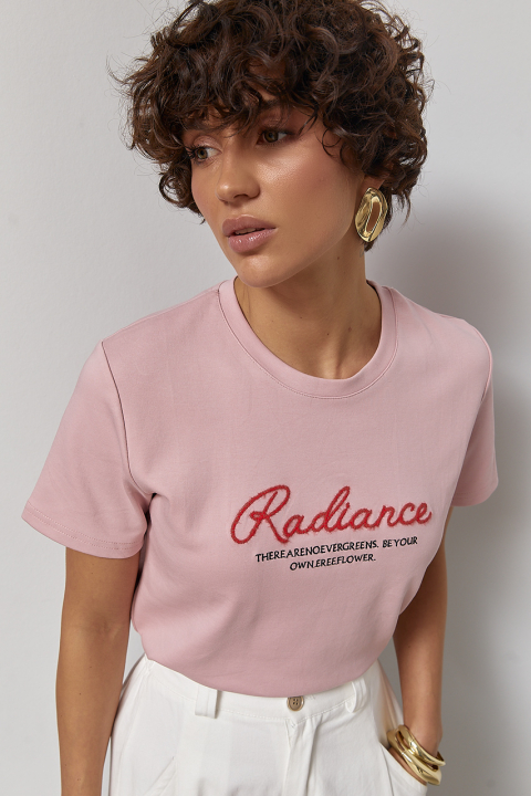 Жіноча трикотажна футболка з вишитими написами