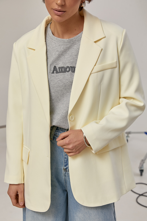 Классический жакет на пуговицах