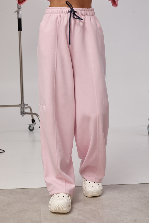 Свободные спортивные штаны с карманами