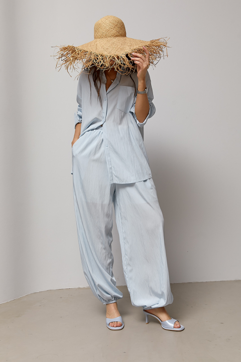 Однотонний костюм із сорочкою та штанами-аладінами