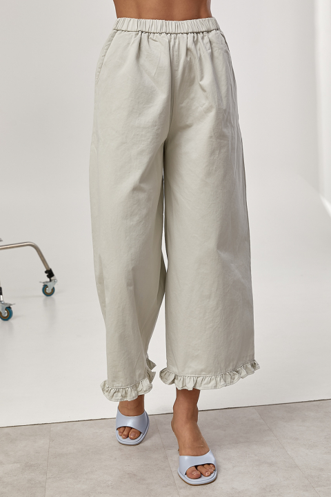 Вільні укорочені котонові штани з рюшами