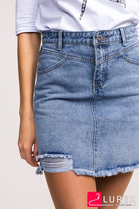 Фото 4 модели 3018 Джинсовая юбка с красивой дыркой IFR - джинсовая
