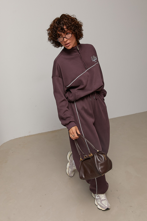 Теплый спортивный костюм oversize с контрастным кантом