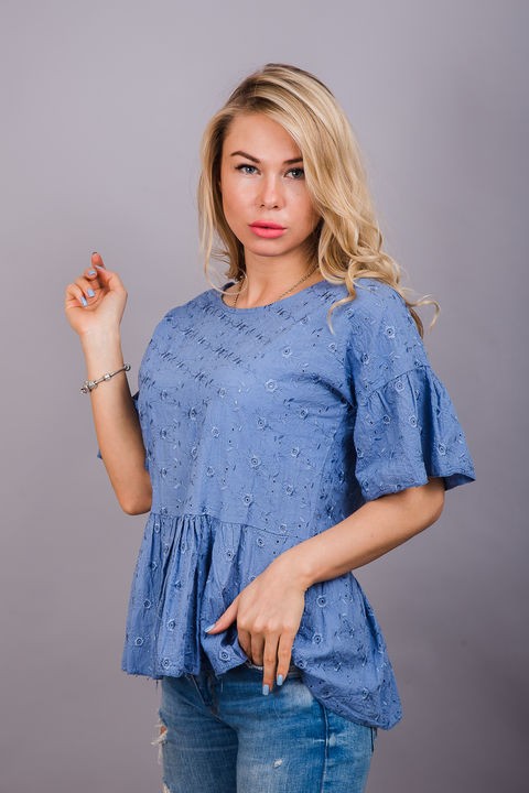 Фото 4 модели 7563 Хлопковая блуза с цветочной вышивкой LUREX - голубая